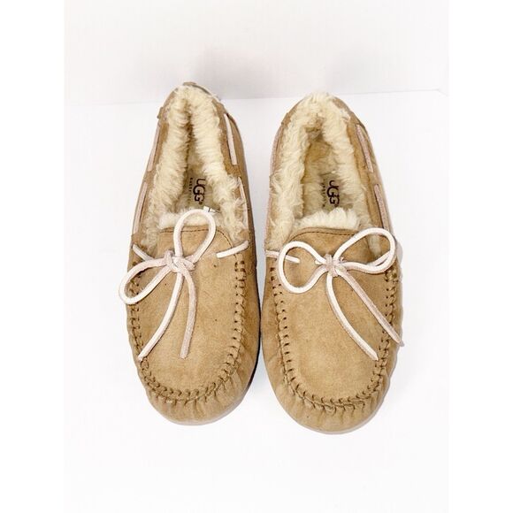 Ugg Slipper Women 6 Dakota Moccasin Beige Suede Sheepskin Fur Cozy Comfy Slip On - Picture 4 of 14